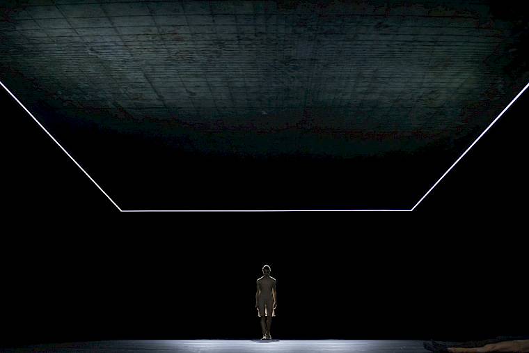 On the Move, Lontano, Christian Spuck. Foto: Gregory Batardon
